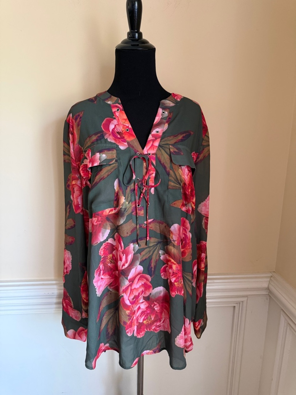a.n.a Olive Green Tunic with Pink Floral Print Sz XL